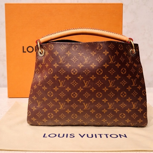 Louis Vuitton Handbags - Louis Vuitton Monogram MM Artsy Bag